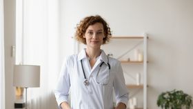 Ce salariu are o asistentă medicală în România? Iată cât câștigă în anul 2023